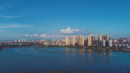 湖南省委書記五訪東風(fēng)湖 污水湖變成美麗清水湖